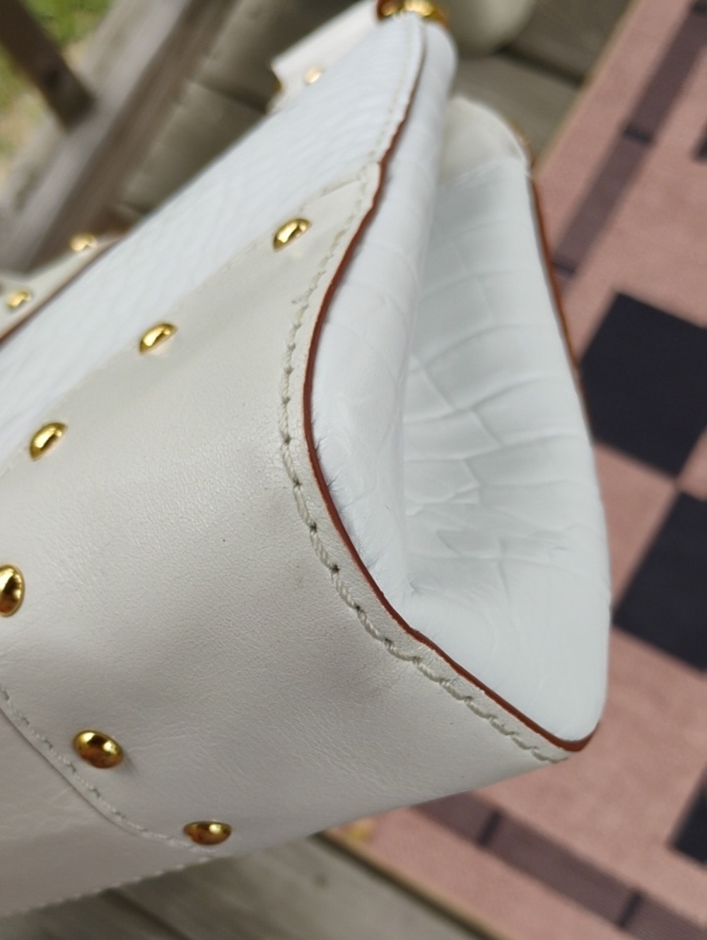 Michael Michael Kors Stylish White/Cream Croc-Emboss. 3 Compartment Shoulder Bag - Picture 8 of 15